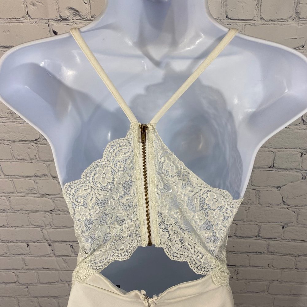 City Triangles White Lace Back V-Neck Party Dress - Picture 7 of 9